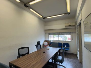 VENTA INDUSTRIAL GALPONES 2000M C/OFICINAS.CASEROS