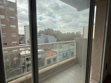 MONOAMBIENTE EN CASEROS