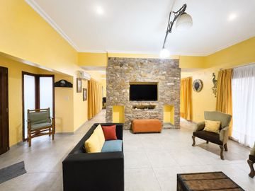 Casa quinta Av. Eva Perón Nº 2875