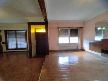 CASA 5 AMB VENTA MARTINEZ CON JARDIN COCHERA DOBLE