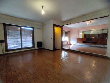 CASA 5 AMB VENTA MARTINEZ CON JARDIN COCHERA DOBLE