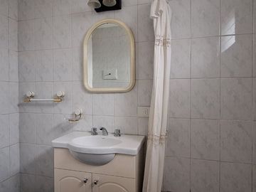 ALQUILER  2/3 AMBIENTES RECOLETA -APTO PROF