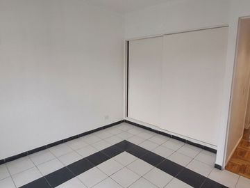 ALQUILER  2/3 AMBIENTES RECOLETA -APTO PROF