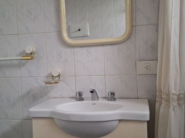ALQUILER  2/3 AMBIENTES RECOLETA -APTO PROF
