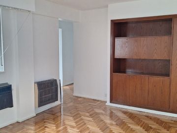 ALQUILER  2/3 AMBIENTES RECOLETA -APTO PROF