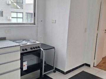 ALQUILER  2/3 AMBIENTES RECOLETA -APTO PROF