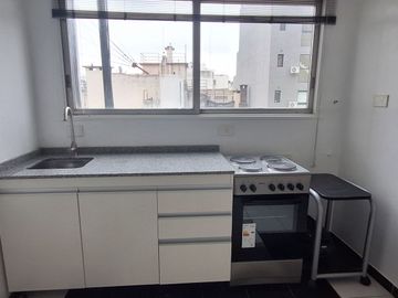 ALQUILER  2/3 AMBIENTES RECOLETA -APTO PROF