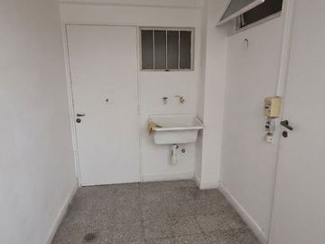 ALQUILER  2/3 AMBIENTES RECOLETA -APTO PROF