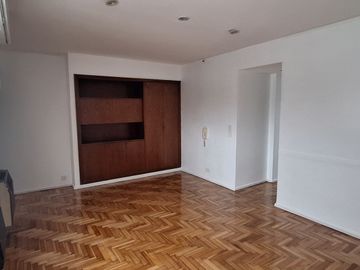 ALQUILER  2/3 AMBIENTES RECOLETA -APTO PROF
