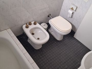 ALQUILER  2/3 AMBIENTES RECOLETA -APTO PROF