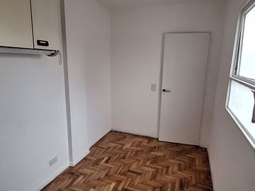 ALQUILER  2/3 AMBIENTES RECOLETA -APTO PROF