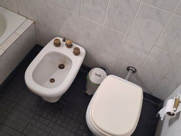 ALQUILER  2/3 AMBIENTES RECOLETA -APTO PROF