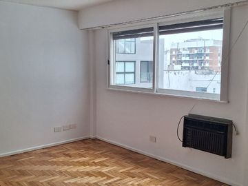 ALQUILER  2/3 AMBIENTES RECOLETA -APTO PROF