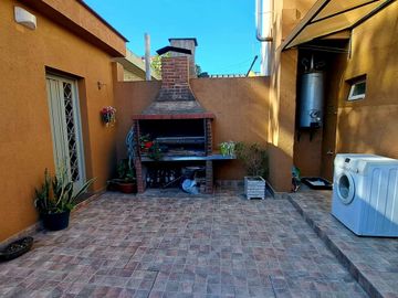 VENTA PH, 4 AMB, PATIO, QUINCHO, PABLO PODESTA