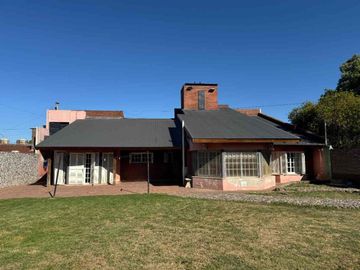 CASA EN VENTA Y ALQUILER EN PERGAMINO