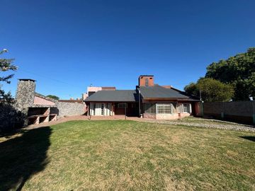 CASA EN VENTA Y ALQUILER EN PERGAMINO