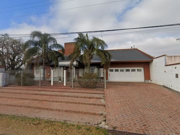 CASA EN VENTA Y ALQUILER EN PERGAMINO