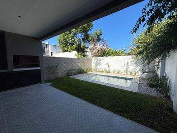 CASA DUPLEX BECCAR A ESTRENAR 4 AMB PILETA JARDIN
