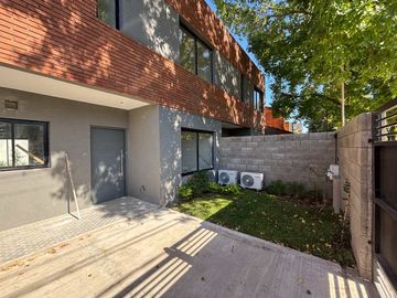 CASA DUPLEX BECCAR A ESTRENAR 4 AMB PILETA JARDIN