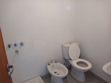 OFICINA EN VENTA - KM 41 Pilar