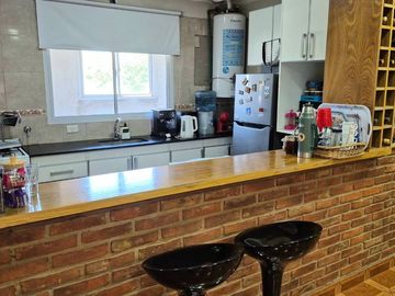 Venta Casa con cochera mas locales Zona Comercial