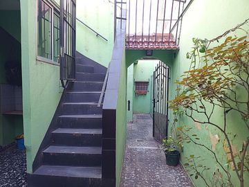 Venta casa en Flores Sur lote propio 177m2 totales