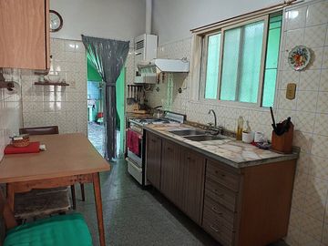 Venta casa en Flores Sur lote propio 177m2 totales