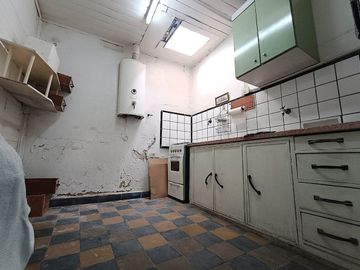Venta casa en Flores Sur lote propio 177m2 totales