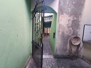Venta casa en Flores Sur lote propio 177m2 totales