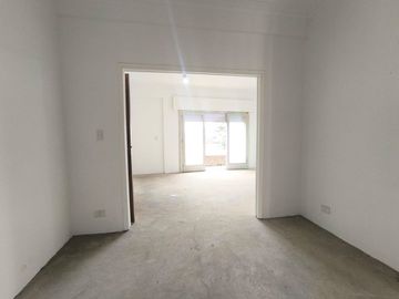 Venta 4 ambientes con terraza Ballester