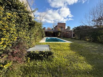 VENTA CASA 3 AMB QUINTA FRANCISCO ALVAREZ AMPLIO