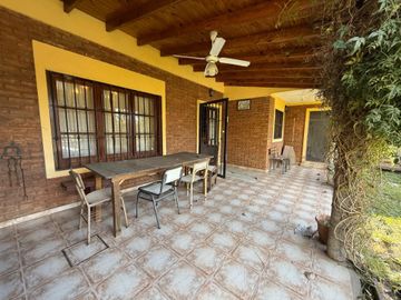 VENTA CASA 3 AMB QUINTA FRANCISCO ALVAREZ AMPLIO