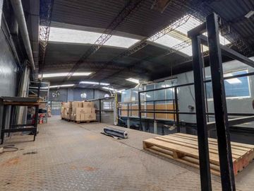 ALQUILER DEPOSITO/GALPON OLIVOS 600 m²