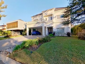 CASA EN VENTA EN SAINT THOMAS OESTE - CANNING
