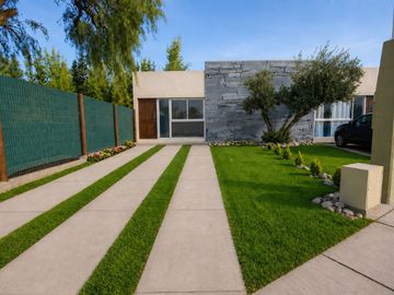 VENTA CASA ESTRENAR 2 HABIT. B° PRIVADO MAIPÚ