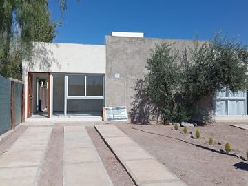 VENTA CASA ESTRENAR 2 HABIT. B° PRIVADO MAIPÚ