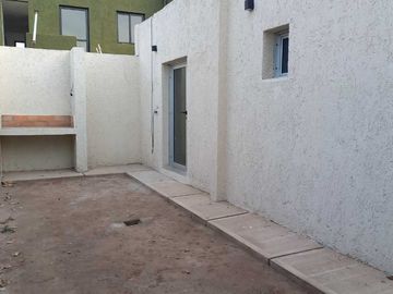 VENTA CASA ESTRENAR 2 HABIT. B° PRIVADO MAIPÚ