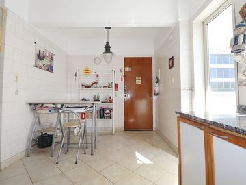 DEPARTAMENTO VENTA 4 AMBIENTES  2 BALCONES FLORES