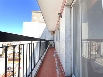 DEPARTAMENTO VENTA 4 AMBIENTES  2 BALCONES FLORES