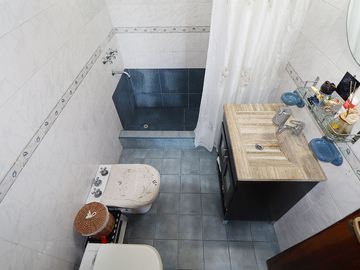 DEPARTAMENTO VENTA 4 AMBIENTES  2 BALCONES FLORES