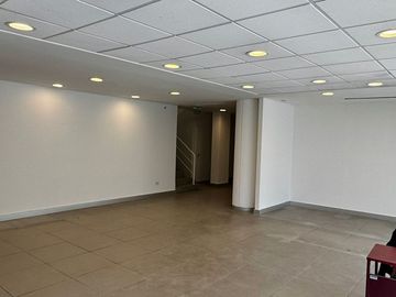ALQUILER LOCAL COMERCIAL EN ESQUINA - EX BANCO