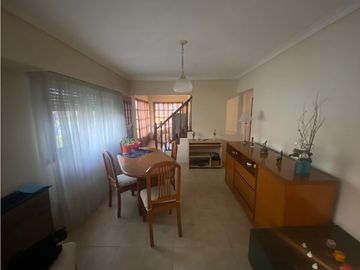 Chalet Cuatro Dormitorios Barrio Las Avenidas