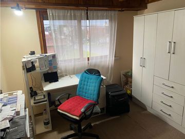 Chalet Cuatro Dormitorios Barrio Las Avenidas