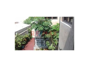 Lindo departamento en una zona tranquila, siendo un balneario muy acogedor, cerca a tiendas comerciales y bancos, al Yatch Club, cerca a la Plaza Matr