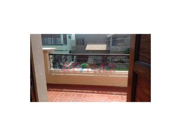 Lindo departamento en una zona tranquila, siendo un balneario muy acogedor, cerca a tiendas comerciales y bancos, al Yatch Club, cerca a la Plaza Matr