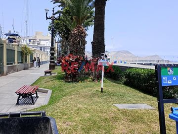 Lindo departamento en una zona tranquila, siendo un balneario muy acogedor, cerca a tiendas comerciales y bancos, al Yatch Club, cerca a la Plaza Matr