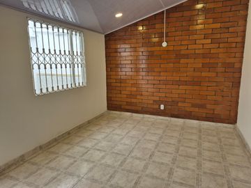 Casa en venta de 2 hab. en Las margaritas, Bogotá