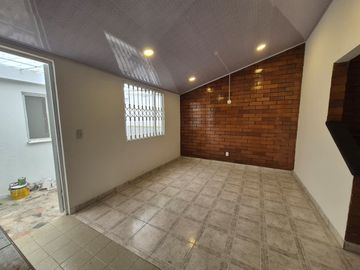 Casa en venta de 2 hab. en Las margaritas, Bogotá