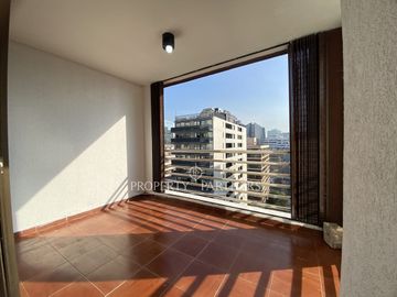 Departamento renovado a pasos de Plaza Perú