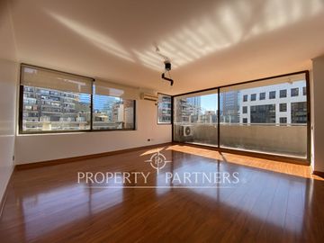 Estudio luminoso con terraza a pasos del MUT